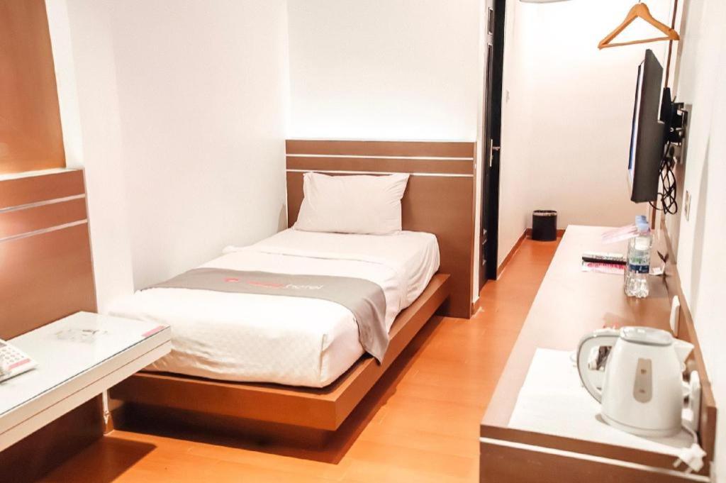 Neotel Hotel City Centre Tanjungredep Kültér fotó