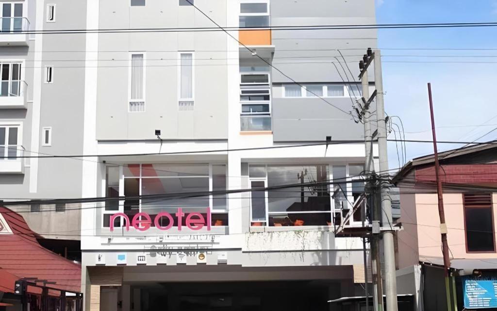 Neotel Hotel City Centre Tanjungredep Kültér fotó