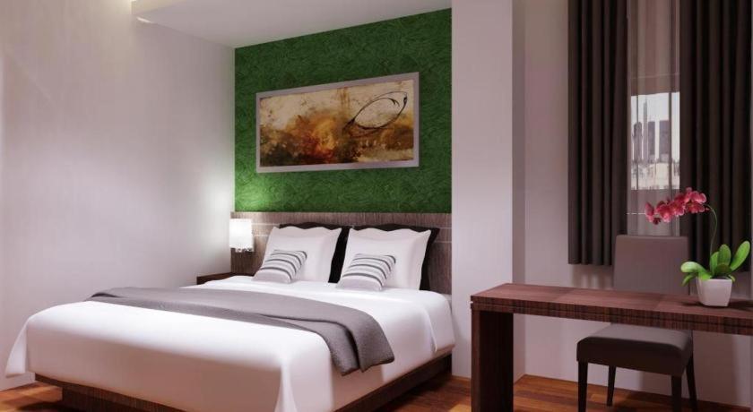 Neotel Hotel City Centre Tanjungredep Kültér fotó