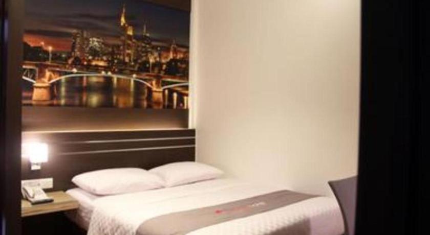 Neotel Hotel City Centre Tanjungredep Kültér fotó