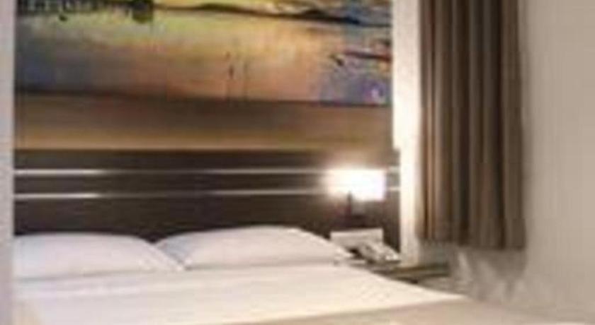 Neotel Hotel City Centre Tanjungredep Kültér fotó