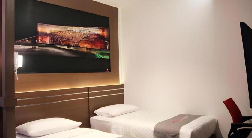 Neotel Hotel City Centre Tanjungredep Kültér fotó